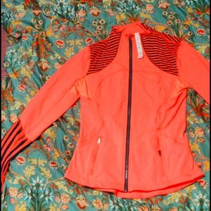 Lululemon forme jacket size 6